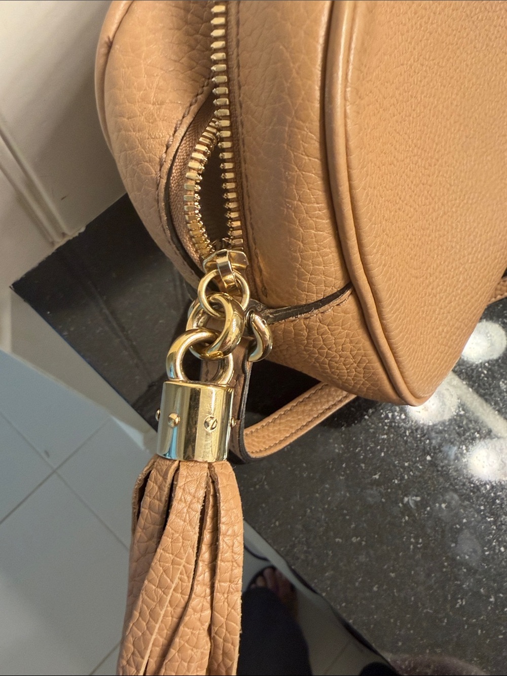 Gucci Tan Pebbled Leather Crossbody Camera Bag - Picture 6 of 10